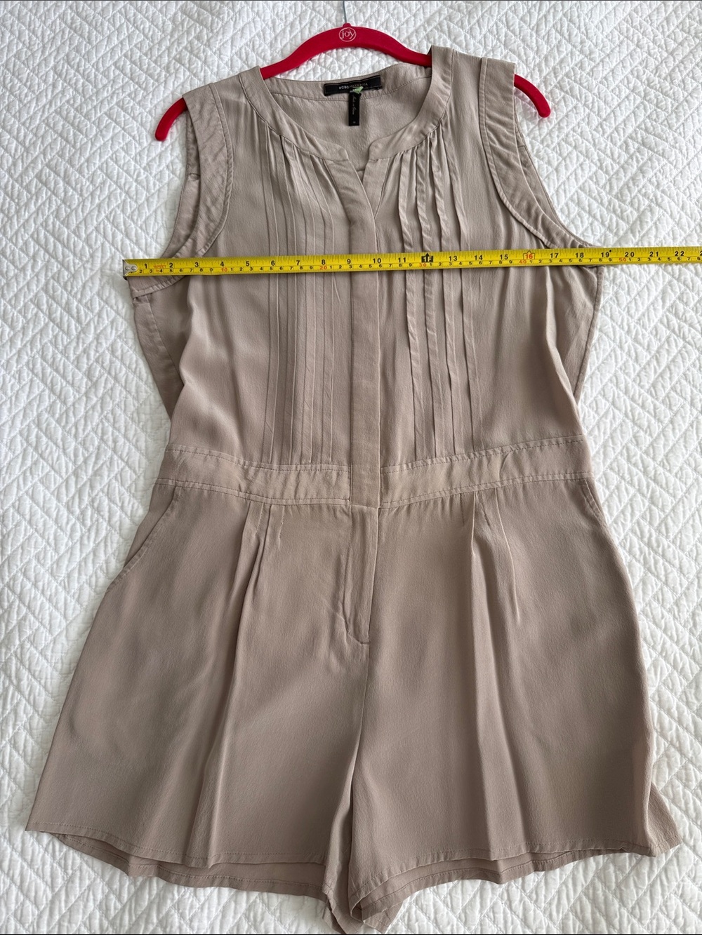 BCBGMaxAzria Paloma Hazelnut Taupe Sleeveless Romper size M Pleated Beige Tan - Picture 7 of 14